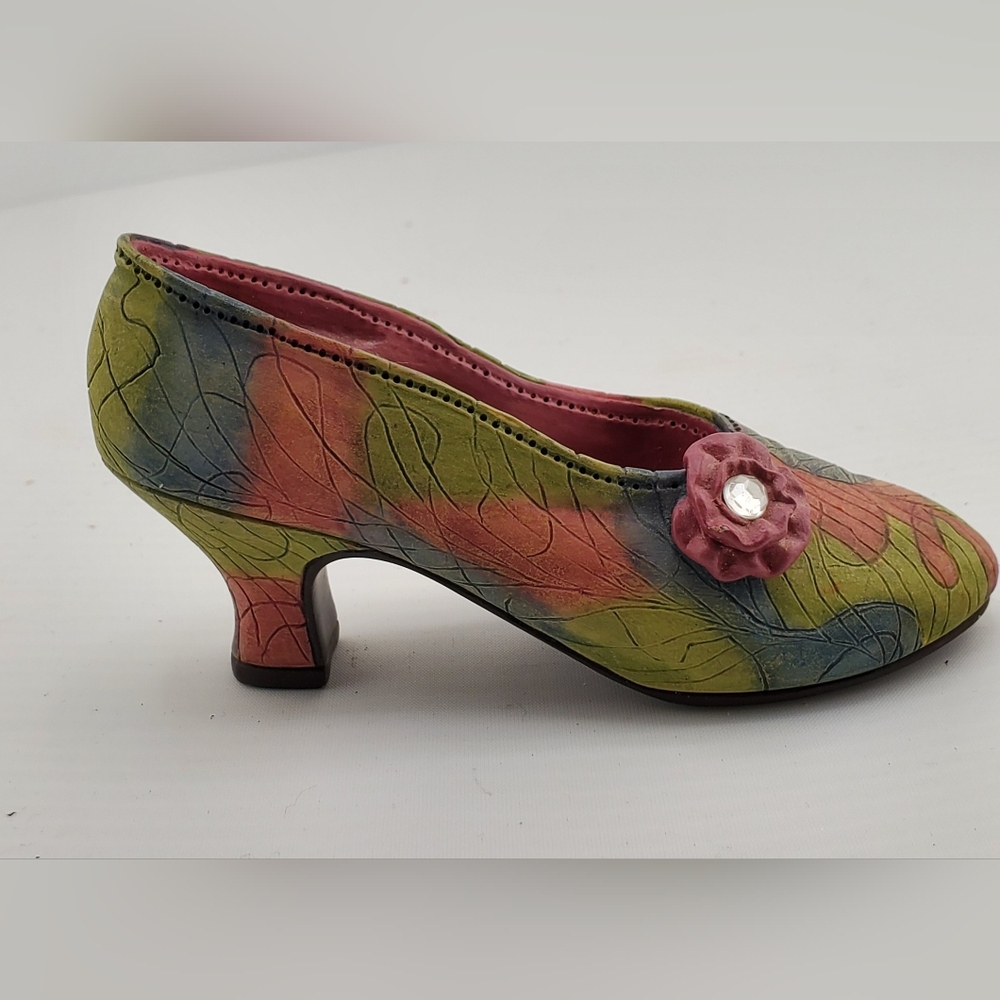 Just The Right Shoe Rose Court